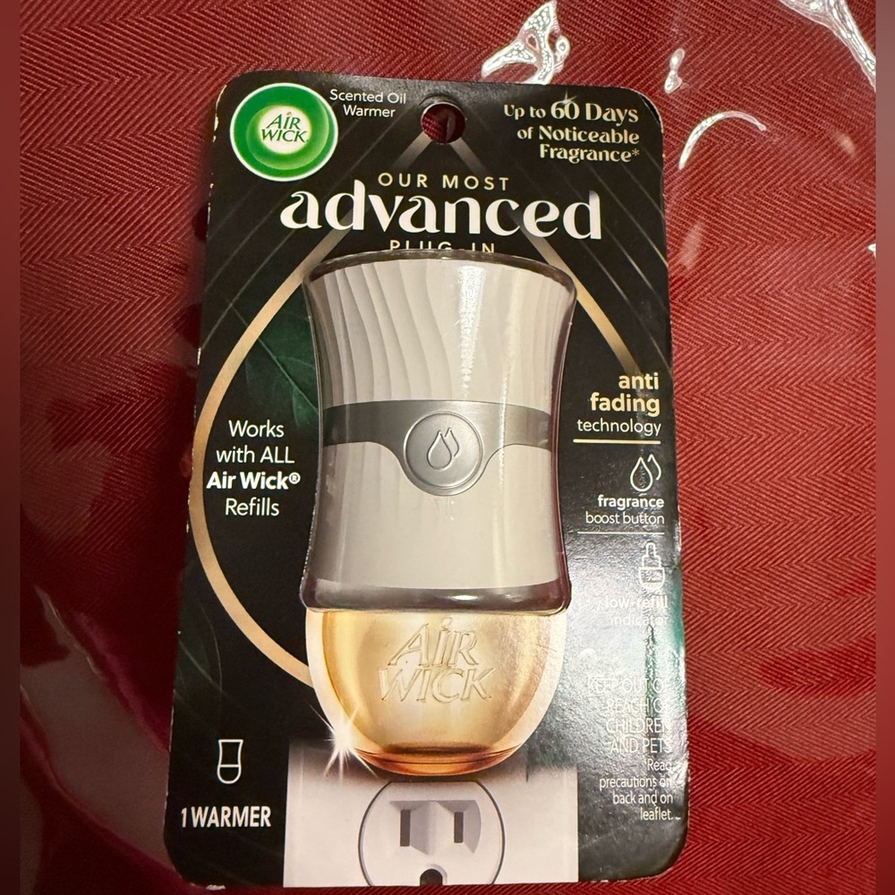 "Brand New" Air Wick Advanced Plug in Scented Oil Warmer